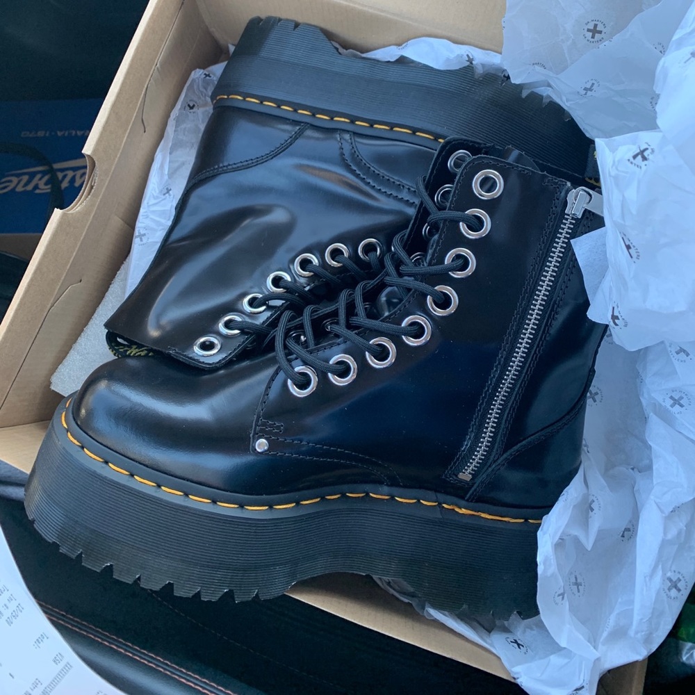 Doc Marten Jadon Max Leather Platform Boots